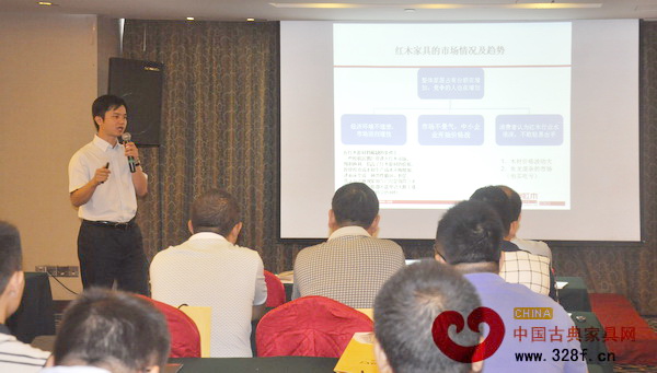 中國(guó)古典家具網(wǎng)CEO、《品牌紅木》雜志策劃人林偉華作為特邀嘉賓傾情助陣 中國(guó)古典家具網(wǎng)CEO、《品牌紅木》雜志策劃人林偉華作為特邀嘉賓傾情助陣