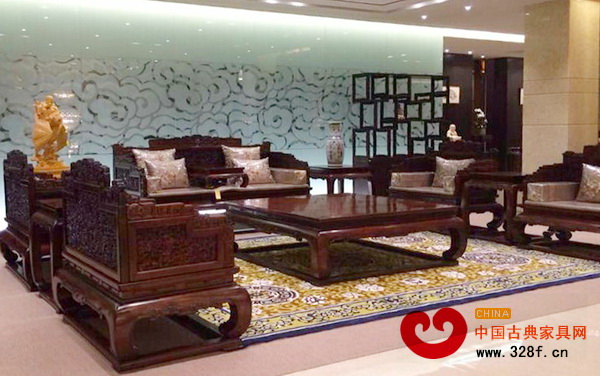 區(qū)氏臻品沙溪店內(nèi)家具展示 區(qū)氏臻品沙溪店內(nèi)家具展示