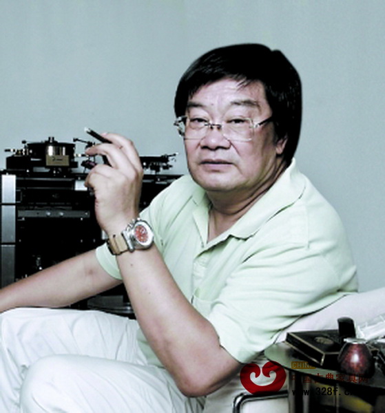 清華大學(xué)美術(shù)學(xué)院工業(yè)設(shè)計(jì)系副教授石振宇 清華大學(xué)美術(shù)學(xué)院工業(yè)設(shè)計(jì)系副教授石振宇