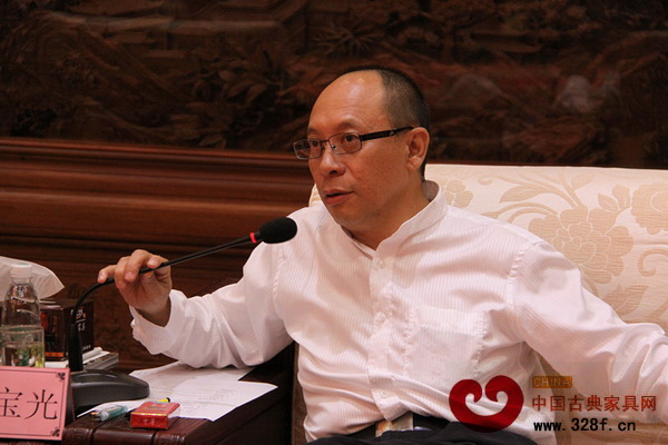 中國家具協(xié)會副理事長陳寶光在研討會上發(fā)言 