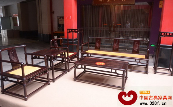 浙江卓木王紅木家俱有限公司——《天圓地方沙發(fā)》 浙江卓木王紅木家俱有限公司——《天圓地方沙發(fā)》