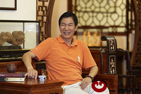 中國傳統(tǒng)工藝大師、區(qū)氏臻品董事長區(qū)勝春 中國傳統(tǒng)工藝大師、區(qū)氏臻品董事長區(qū)勝春