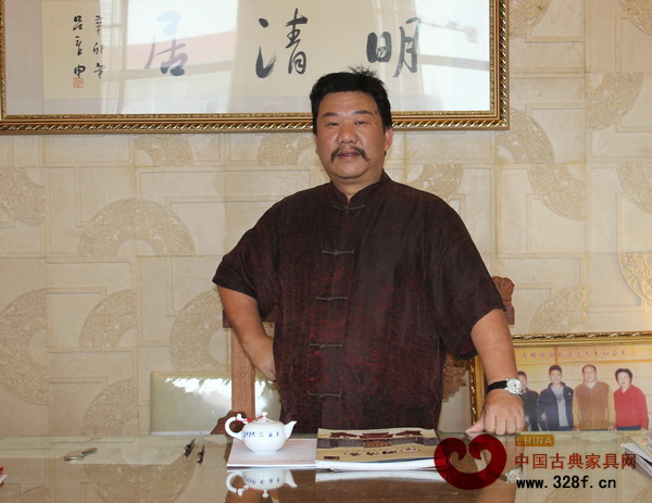 中國傳統(tǒng)工藝大師、明清居紅木董事金彪云 中國傳統(tǒng)工藝大師、明清居紅木董事金彪云