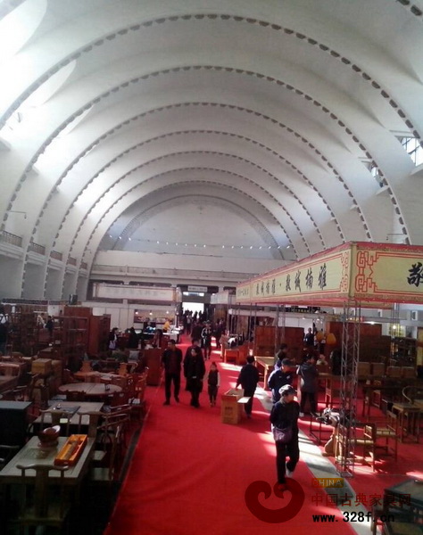 古典紅木專館吸引眾多市民參觀 古典紅木專館吸引眾多市民參觀