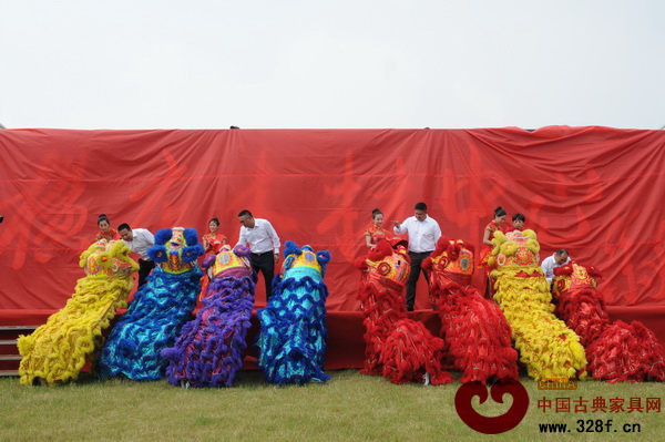 四位主禮嘉賓給舞獅點睛 四位主禮嘉賓給舞獅點睛