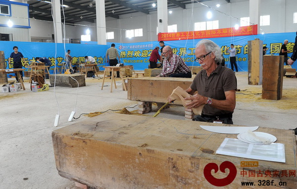 東陽國際木雕技藝大賽比賽現(xiàn)場 東陽國際木雕技藝大賽比賽現(xiàn)場