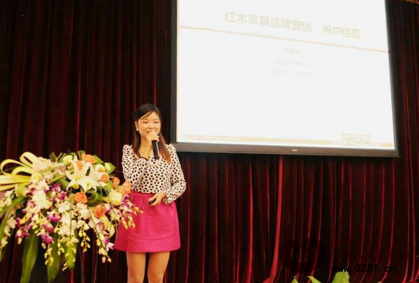 《品牌紅木》東陽(yáng)記者站站長(zhǎng)周曉蘭擔(dān)任嘉賓主持 《品牌紅木》東陽(yáng)記者站站長(zhǎng)周曉蘭擔(dān)任嘉賓主持