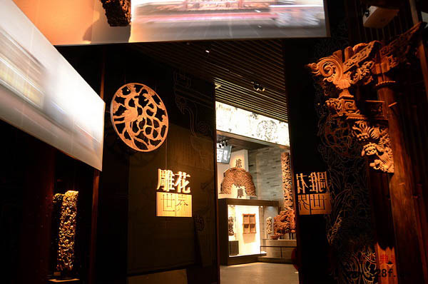 中國木雕博物館世界木雕展廳一角 中國木雕博物館世界木雕展廳一角