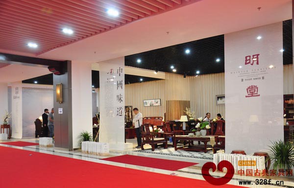 明堂紅木位于第九屆中國(東陽)木雕竹編工藝美術(shù)博覽會的展位 明堂紅木位于第九屆中國(東陽)木雕竹編工藝美術(shù)博覽會的展位