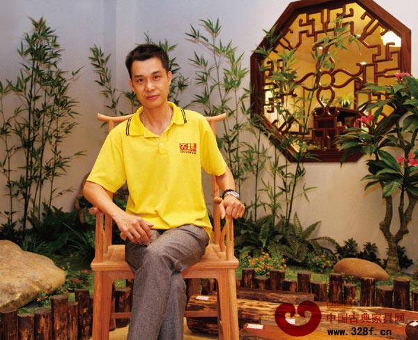 區(qū)氏臻品廠長兼設(shè)計師區(qū)根榮 區(qū)氏臻品廠長兼設(shè)計師區(qū)根榮