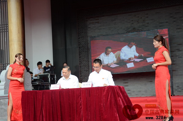 大涌紅博城與廣東省工藝美術(shù)行業(yè)協(xié)會(huì)簽訂合作協(xié)議 大涌紅博城與廣東省工藝美術(shù)行業(yè)協(xié)會(huì)簽訂合作協(xié)議