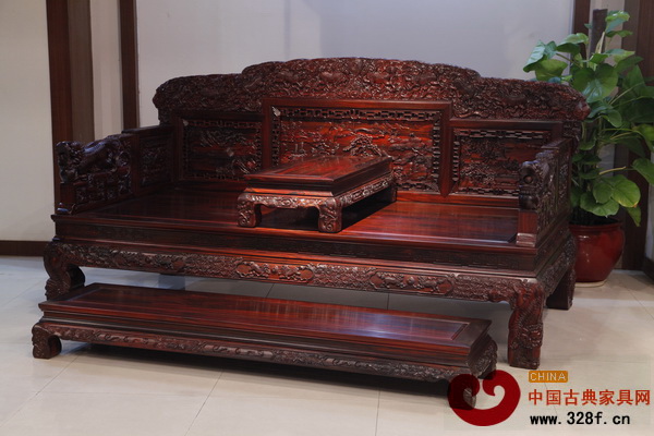 清宮風格羅漢床(風雷益供圖) 清宮風格羅漢床(風雷益供圖)