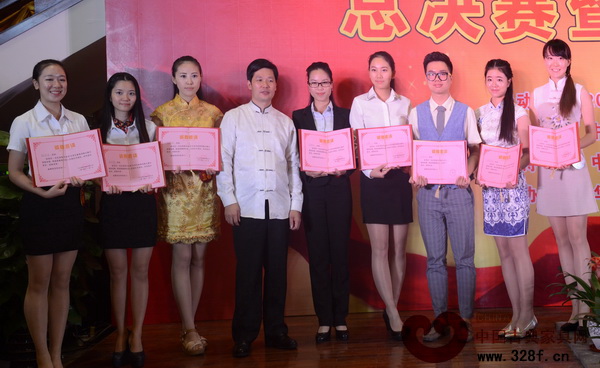 張錫復向本次大賽獲得金、銀、銅獎的前8名學生發(fā)出的就業(yè)邀請函 張錫復向本次大賽獲得金、銀、銅獎的前8名學生發(fā)出的就業(yè)邀請函