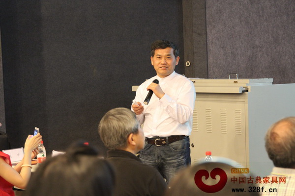 資深媒體人王周 資深媒體人王周