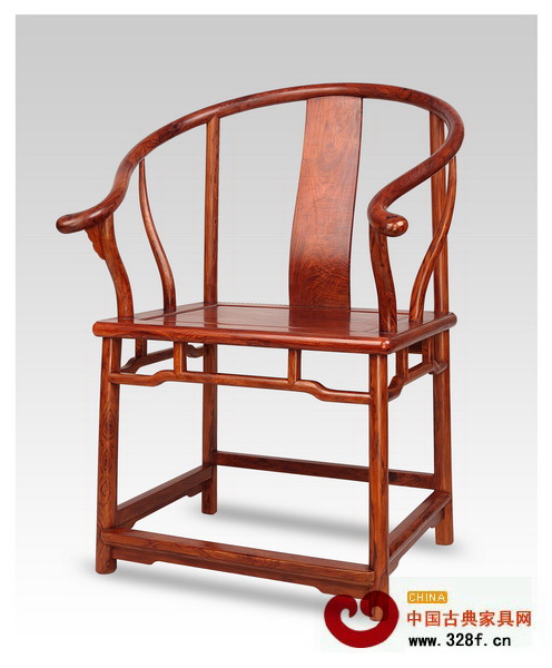 從整體看,圈椅上圓下方,符合“天圓地方”的哲學(xué)(大家之家供圖) 從整體看,圈椅上圓下方,符合“天圓地方”的哲學(xué)(大家之家供圖)