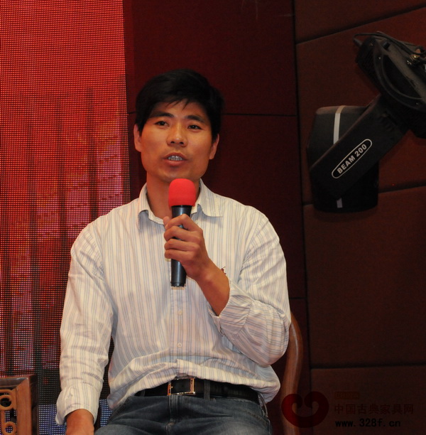 施德泉（東陽市東藝工藝品有限公司董事長）