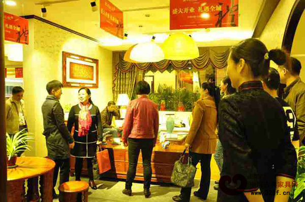 戴為紅木長沙專賣店開業(yè)盛況 戴為紅木長沙專賣店開業(yè)盛況
