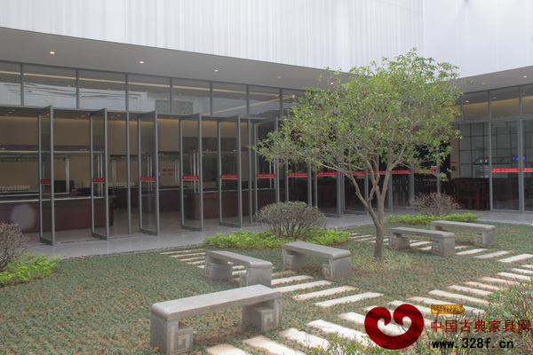 永華紅木新“鳳鳴閣”自助餐廳環(huán)境優(yōu)雅宜人 永華紅木新“鳳鳴閣”自助餐廳環(huán)境優(yōu)雅宜人