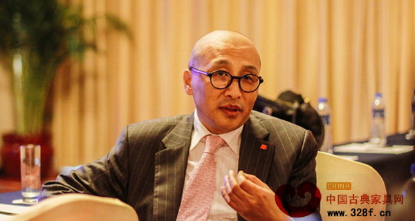 中國(guó)嘉德工藝品部總經(jīng)理、負(fù)責(zé)人,中國(guó)古典家具資深專(zhuān)家喬皓 中國(guó)嘉德工藝品部總經(jīng)理、負(fù)責(zé)人,中國(guó)古典家具資深專(zhuān)家喬皓