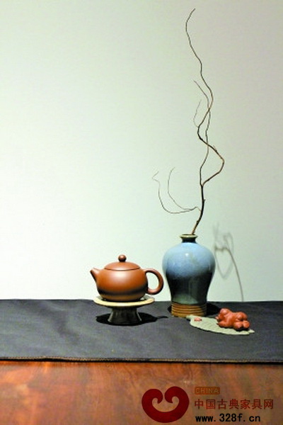 一壺、一瓶、一頁,足以營造意境 一壺、一瓶、一頁,足以營造意境