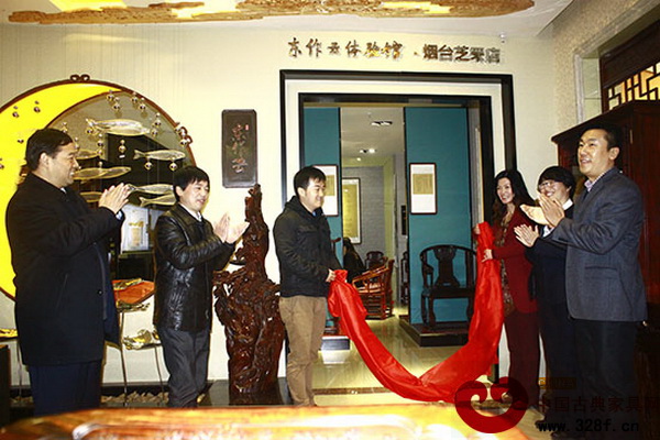 東作云煙臺(tái)芝罘體驗(yàn)店開(kāi)業(yè)揭牌 東作云煙臺(tái)芝罘體驗(yàn)店開(kāi)業(yè)揭牌