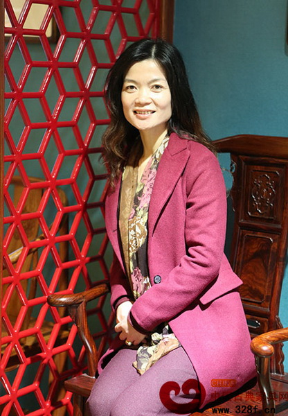 東作云煙臺(tái)芝罘體驗(yàn)店總經(jīng)理滕碧娟 