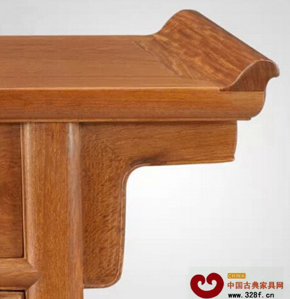 緬甸花梨家具局部,水波紋效果明顯,且與越南黃花梨有相似之處 緬甸花梨家具局部,水波紋效果明顯,且與越南黃花梨有相似之處