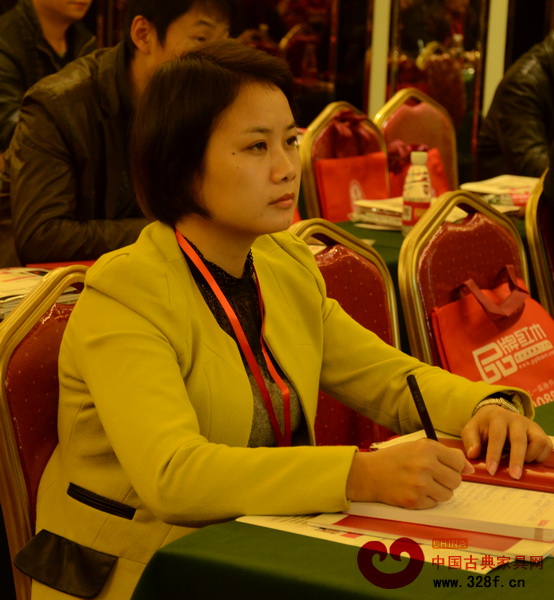 參加培訓(xùn)會的企業(yè)代表學(xué)習(xí)熱情高漲,正認(rèn)真聽講 參加培訓(xùn)會的企業(yè)代表學(xué)習(xí)熱情高漲,正認(rèn)真聽講