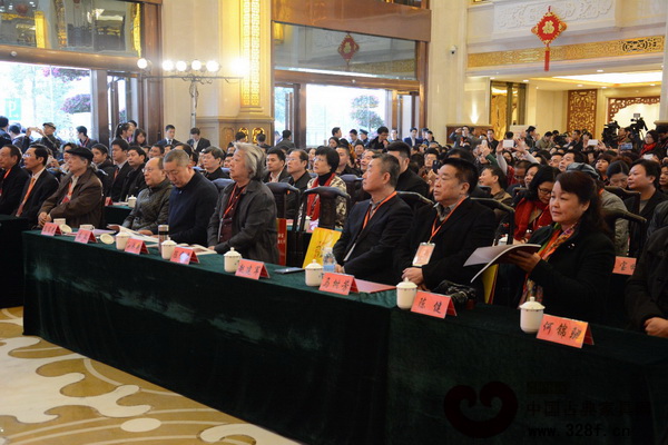 權(quán)威機(jī)構(gòu)代表、專家學(xué)者等出席了仙作·紅木文化周開幕式 權(quán)威機(jī)構(gòu)代表、專家學(xué)者等出席了仙作·紅木文化周開幕式