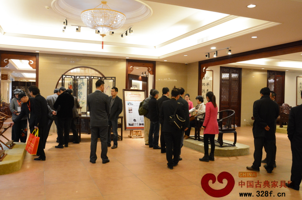 參觀者走進(jìn)仙作品牌代表企業(yè) 參觀者走進(jìn)仙作品牌代表企業(yè)