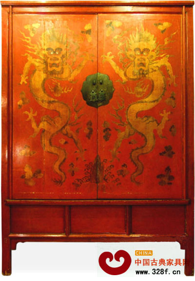 高近三米的清前期朱地描金罩漆蟒龍紋大柜 高近三米的清前期朱地描金罩漆蟒龍紋大柜