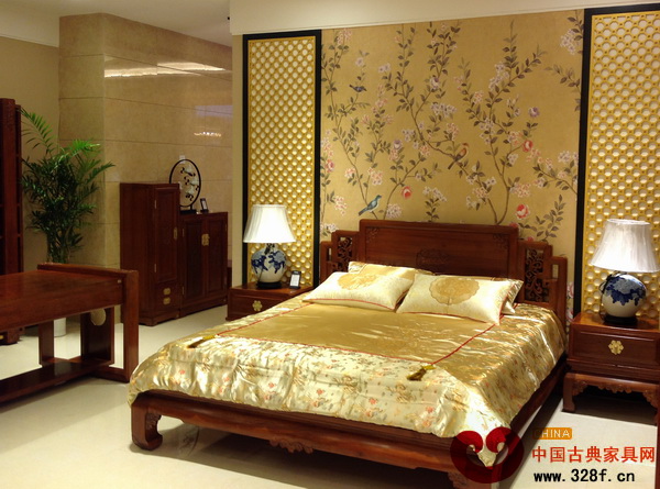 瀚晟堂紅木漳州專賣店內(nèi)的臥室系列