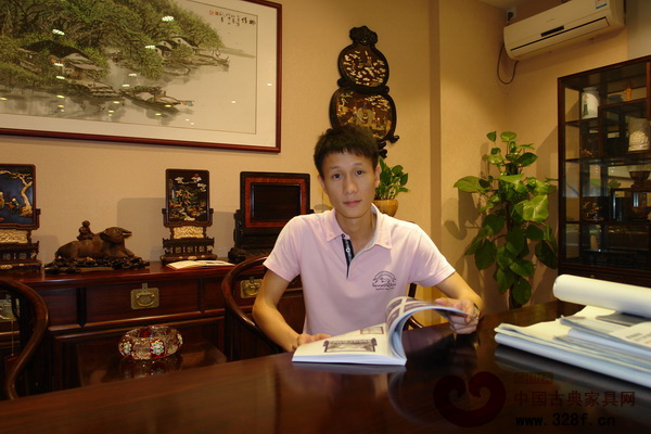 中山市區(qū)氏家具有限公司總經(jīng)理區(qū)錦澤 中山市區(qū)氏家具有限公司總經(jīng)理區(qū)錦澤