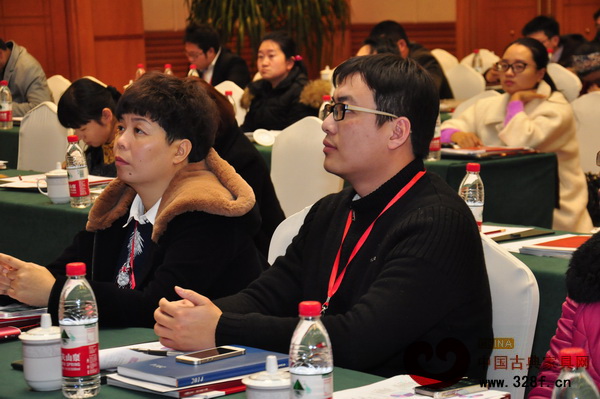 培訓會(東陽站)吸引過百名紅木精英參與,大家的學習熱情相當高漲 培訓會(東陽站)吸引過百名紅木精英參與,大家的學習熱情相當高漲