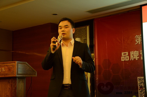 中國古典家具網(wǎng)技術(shù)總監(jiān)羅建軍分享微營銷應用 中國古典家具網(wǎng)技術(shù)總監(jiān)羅建軍分享微營銷應用