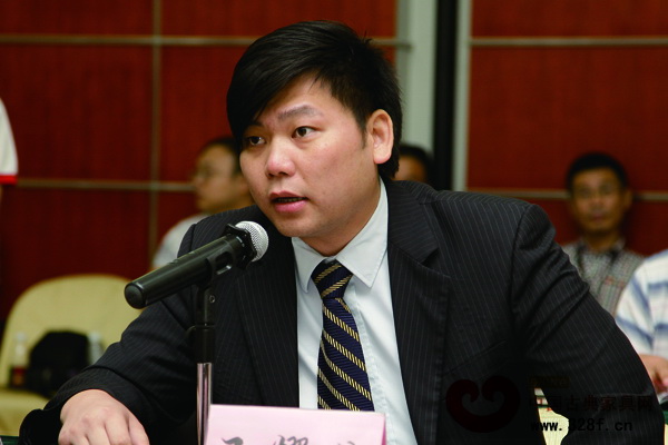 東莞國壽紅木營銷總監(jiān)王耀佳 東莞國壽紅木營銷總監(jiān)王耀佳