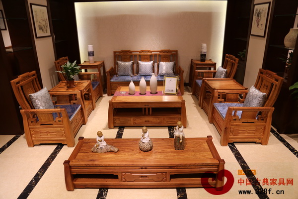 天匠坊的新中式紅木家具,軟裝也是其中重要部分 天匠坊的新中式紅木家具,軟裝也是其中重要部分