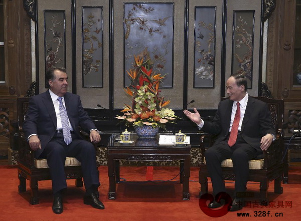 中南海紫光閣——國(guó)家領(lǐng)導(dǎo)人接見(jiàn)國(guó)外政要的場(chǎng)所 中南海紫光閣——國(guó)家領(lǐng)導(dǎo)人接見(jiàn)國(guó)外政要的場(chǎng)所