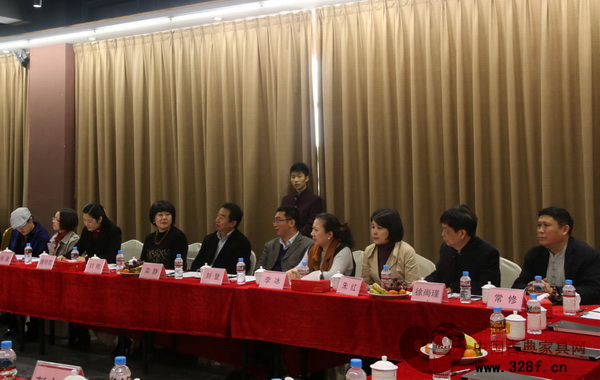 到訪紅博城的深圳領(lǐng)導(dǎo)及企業(yè)家