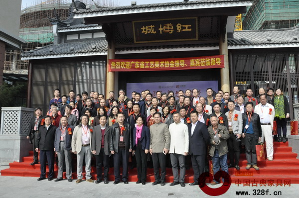 一眾國家工藝美術(shù)大師、省工藝美術(shù)大師齊聚紅博城 一眾國家工藝美術(shù)大師、省工藝美術(shù)大師齊聚紅博城