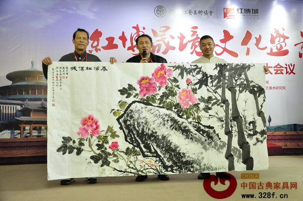 四位中國工藝美術(shù)大師現(xiàn)場(chǎng)聯(lián)手創(chuàng)作,向紅博城贈(zèng)與大作《春滿紅博城》 四位中國工藝美術(shù)大師現(xiàn)場(chǎng)聯(lián)手創(chuàng)作,向紅博城贈(zèng)與大作《春滿紅博城》