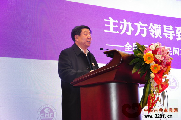 全國(guó)工商聯(lián)民間文物藝術(shù)品商會(huì)名譽(yù)會(huì)長(zhǎng)、原國(guó)家文物局副局長(zhǎng)張柏代表論壇主辦方致辭