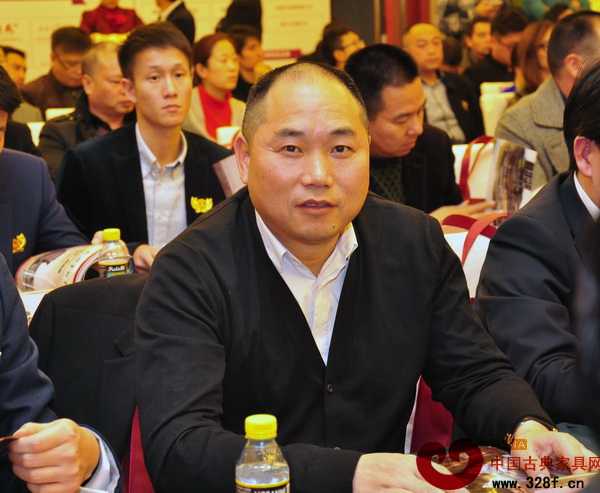 振宇紅木董事長王建良出席第五屆（2014）中國紅木家具行業(yè)總評榜頒獎典禮