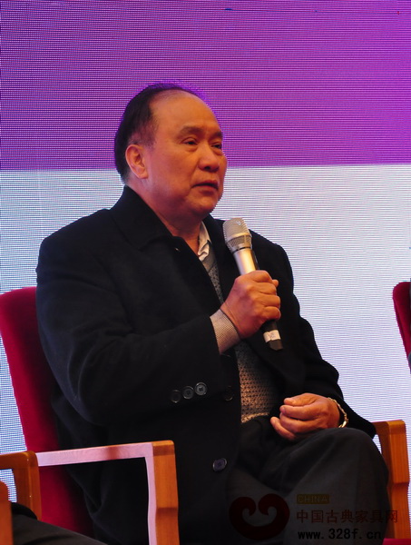 中山市紅木家具行業(yè)協(xié)會(huì)會(huì)長、中山鴻發(fā)家具董事長蕭照興認(rèn)為行業(yè)將朝著多元化、年輕化的方向發(fā)展 中山市紅木家具行業(yè)協(xié)會(huì)會(huì)長、中山鴻發(fā)家具董事長蕭照興認(rèn)為行業(yè)將朝著多元化、年輕化的方向發(fā)展