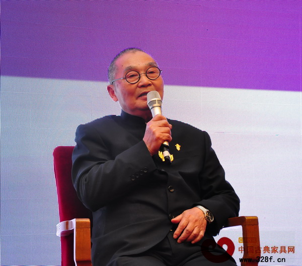 中國(guó)高等家具設(shè)計(jì)專(zhuān)業(yè)創(chuàng)始人、中國(guó)新中式文化研究院院長(zhǎng)胡景初明確指出,企業(yè)要用兩條腿走路 中國(guó)高等家具設(shè)計(jì)專(zhuān)業(yè)創(chuàng)始人、中國(guó)新中式文化研究院院長(zhǎng)胡景初明確指出,企業(yè)要用兩條腿走路