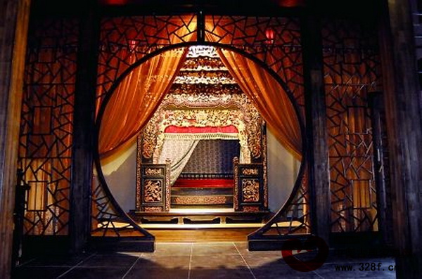 巴渝民俗博物館藏品《雕花木床》 巴渝民俗博物館藏品《雕花木床》