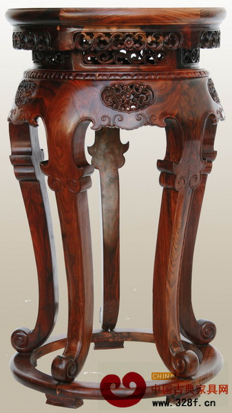 香幾底部的托泥