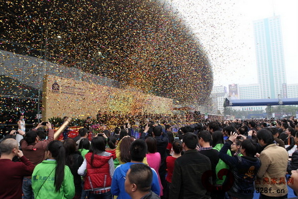 東莞名家具展開幕式現(xiàn)場(資料圖) 東莞名家具展開幕式現(xiàn)場(資料圖)