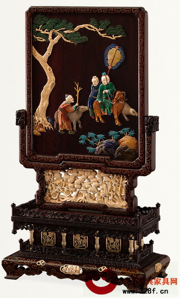 小葉紫檀嵌百寶三羊開泰小插屏 小葉紫檀嵌百寶三羊開泰小插屏