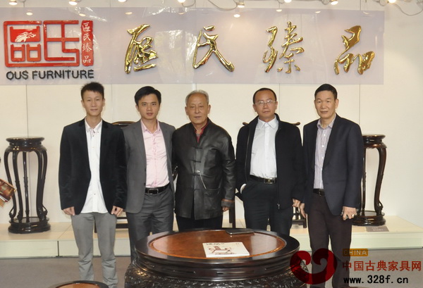 區(qū)勝春攜精品參加中國傳統(tǒng)工藝大師邀請展,并受到北京故宮專家認(rèn)可 區(qū)勝春攜精品參加中國傳統(tǒng)工藝大師邀請展,并受到北京故宮專家認(rèn)可